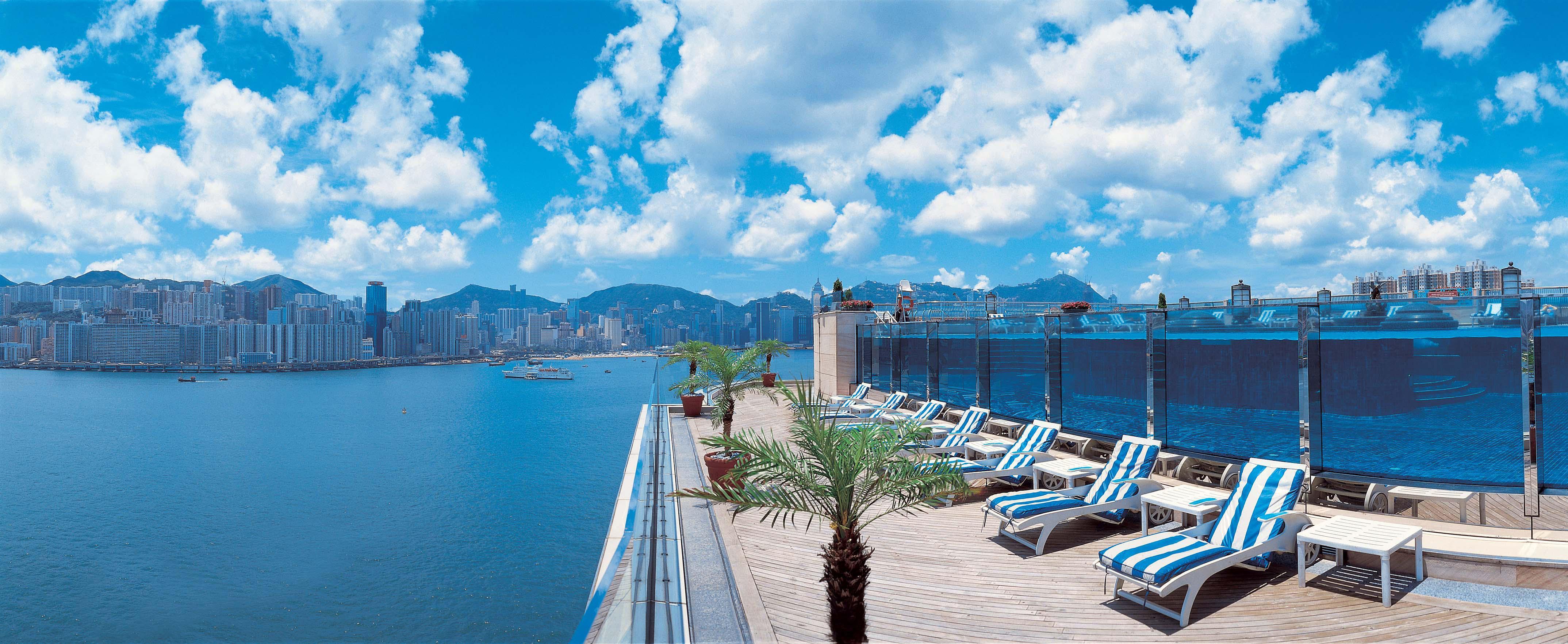 Harbour Grand Kowloon Hong Kong Exterior foto The rooftop pool at the hotel