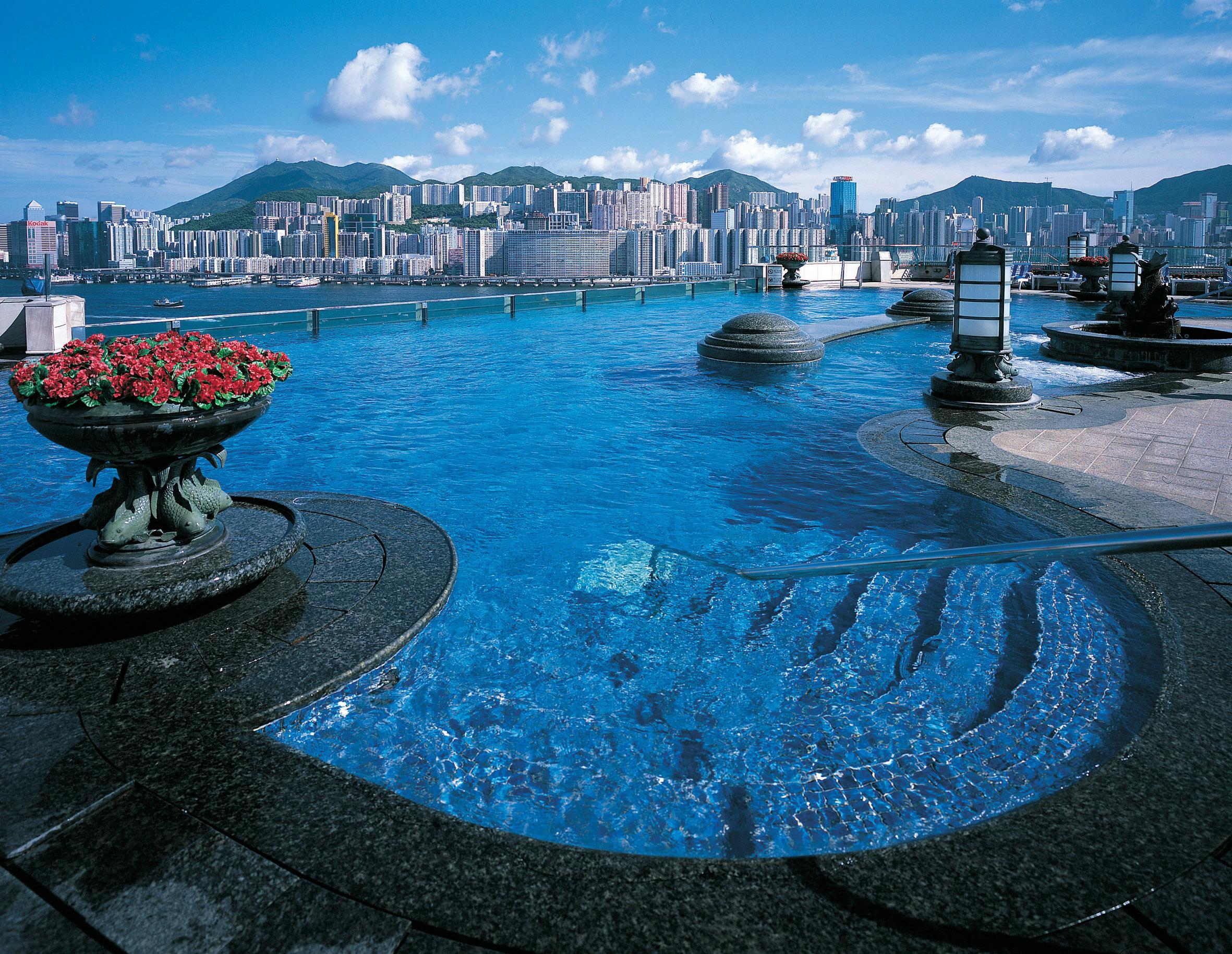Harbour Grand Kowloon Hong Kong Exterior foto The pool at the Mandarin Oriental, Hong Kong